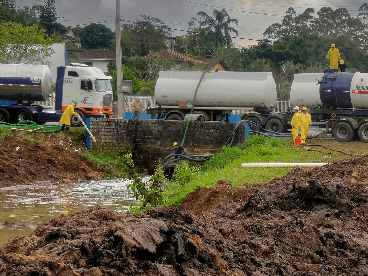 Equipamento de descontaminação de área impactada